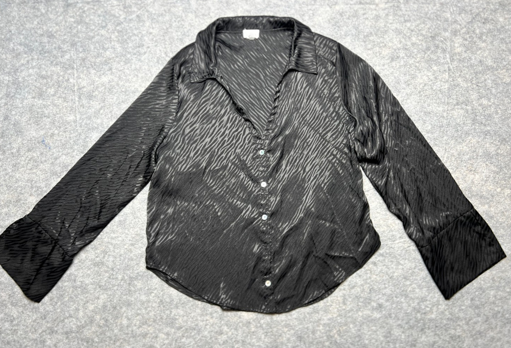 Le Lis Black Animal Print Button Up Long Sleeve Tiger Zebra Shiny Women's Medium